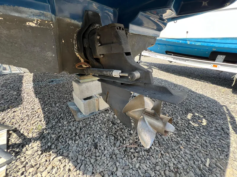 Slide: The Image of Sea Ray 220 Sundeck 2006 - 12