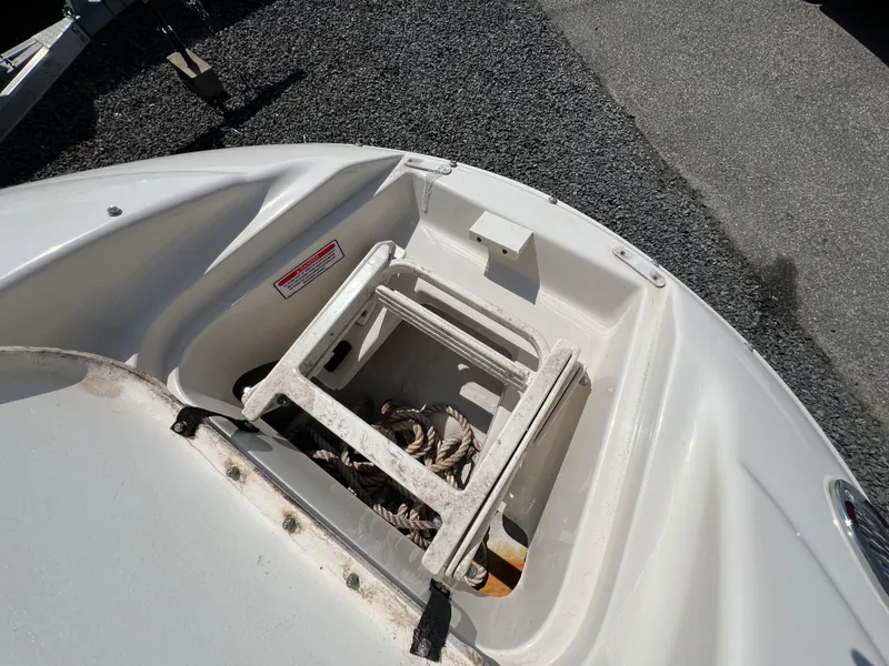 Slide: The Image of Sea Ray 220 Sundeck 2006 - 3