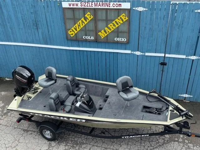 Slide: The Image of 2025 Tracker Pro Team 175 boat at Sizzle Marine, Ohio dealership. - 5