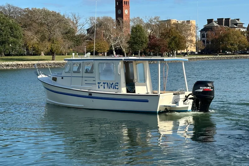Slide: The Image of Garmin GPS displaying nautical map on Rosborough 246LVS boat, 2000 model. - 40