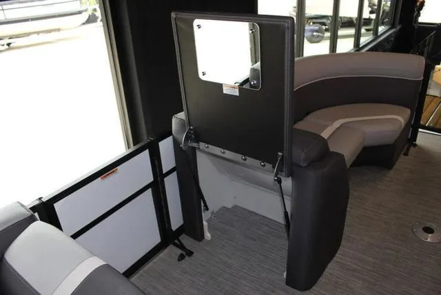 Slide: The Image of Viaggio By Misty Harbor X22R Tri-Toon (27" Tubes) 2025 - 16