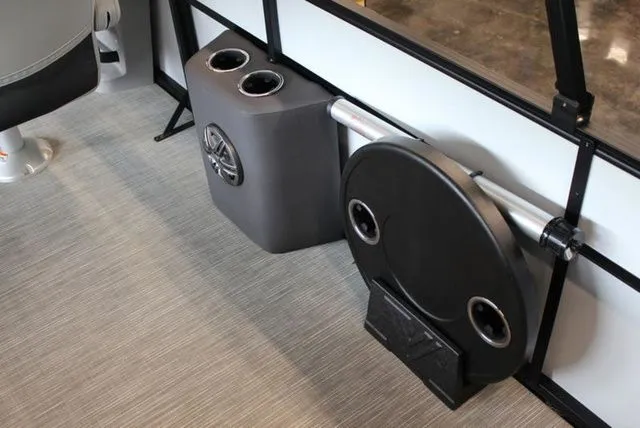 Slide: The Image of Viaggio By Misty Harbor X22R Tri-Toon (27" Tubes) 2025 - 18