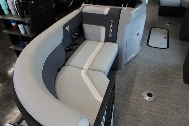 Slide: The Image of Viaggio By Misty Harbor X22R Tri-Toon (27" Tubes) 2025 - 4