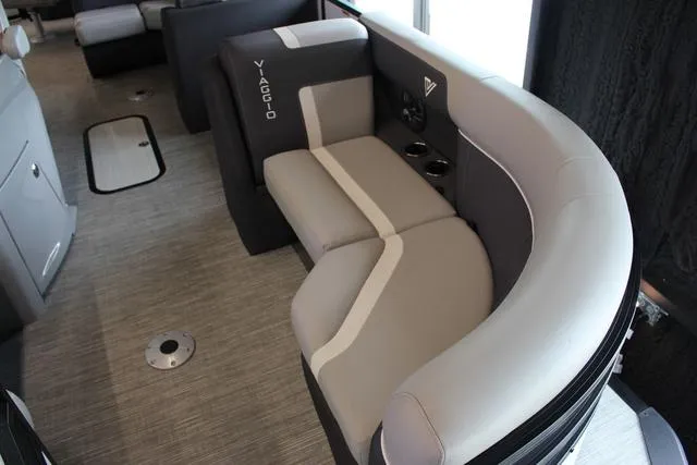 Slide: The Image of Viaggio By Misty Harbor X22R Tri-Toon (27" Tubes) 2025 - 5