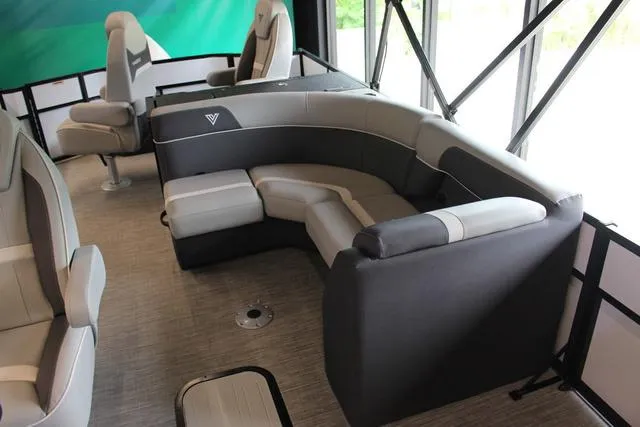 Slide: The Image of Viaggio By Misty Harbor X22R Tri-Toon (27" Tubes) 2025 - 6