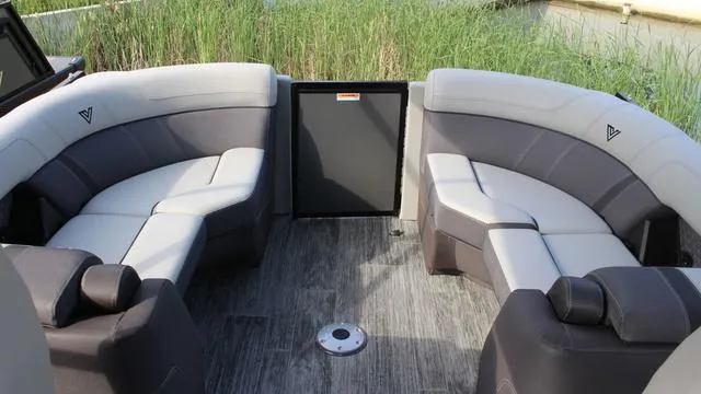 Slide: The Image of Viaggio By Misty Harbor Z22U Premium Tri-Toon (27" Tubes) 2025 - 10