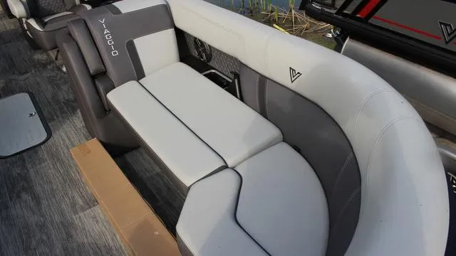 Slide: The Image of Viaggio By Misty Harbor Z22U Premium Tri-Toon (27" Tubes) 2025 - 11