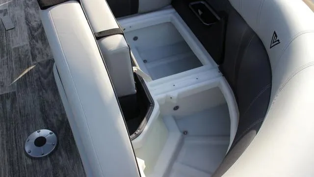 Slide: The Image of Viaggio By Misty Harbor Z22U Premium Tri-Toon (27" Tubes) 2025 - 15