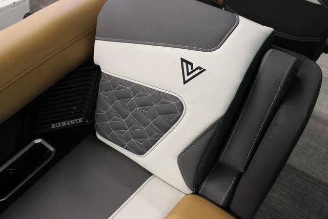 Slide: The Image of Viaggio By Misty Harbor D22U Tri-Toon (27" Tubes) 2025 - 10