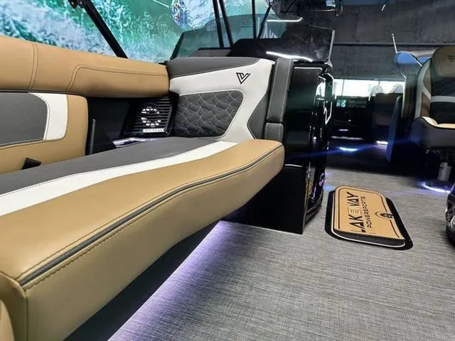 Slide: The Image of Viaggio By Misty Harbor D22U Tri-Toon (27" Tubes) 2025 - 25