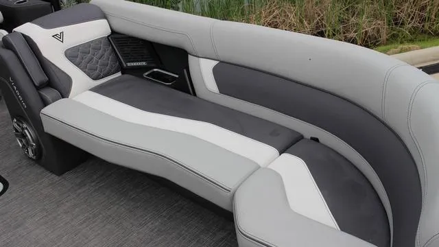 Slide: The Image of Viaggio By Misty Harbor D24S Tri-Toon (27" Tubes) 2025 - 8