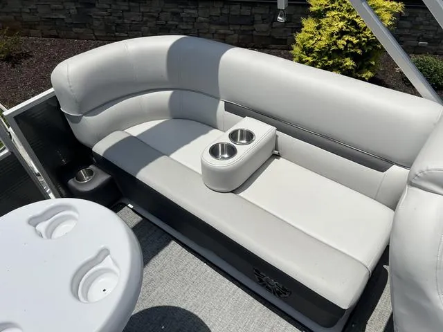 Slide: The Image of Hurricane FunDeck 236SB OB 2021 - 11