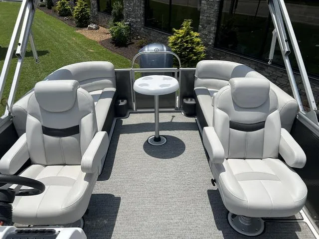 Slide: The Image of Hurricane FunDeck 236SB OB 2021 - 9