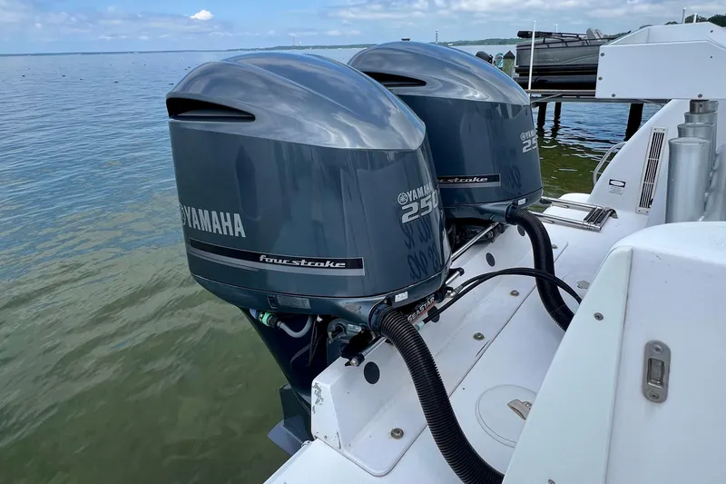 Slide: The Image of Yamaha 250hp four stroke - 42