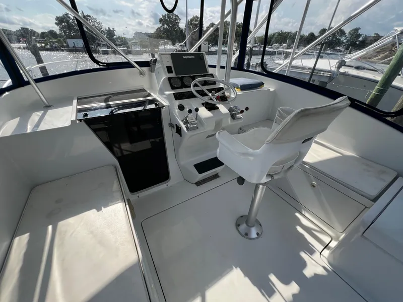 Slide: The Image of Luhrs 290 Open 1994 - 8