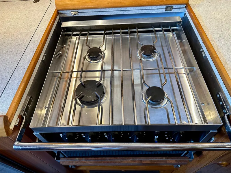 Slide: The Image of Stainless steel stove on Jeanneau Sun Odyssey 45.2 yacht, 2000 model. - 15
