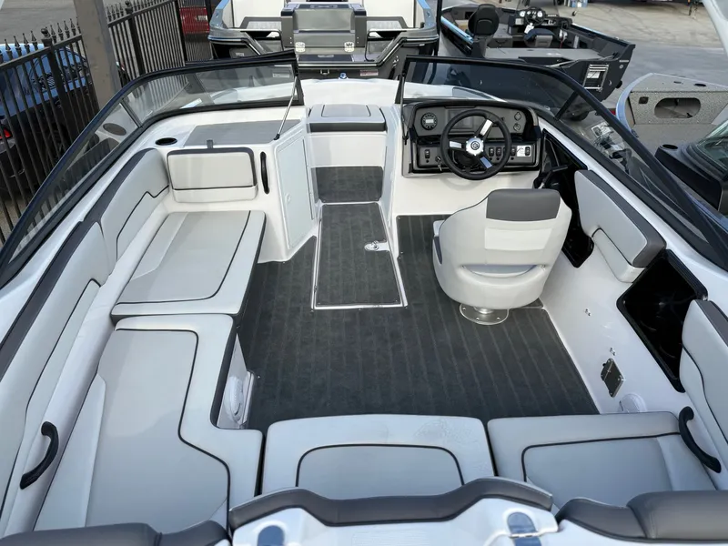 Slide: The Image of Yamaha AR190 2025 - 3