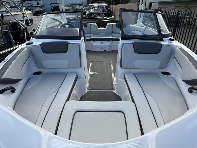 Slide: The Image of Yamaha AR190 2025 - 4