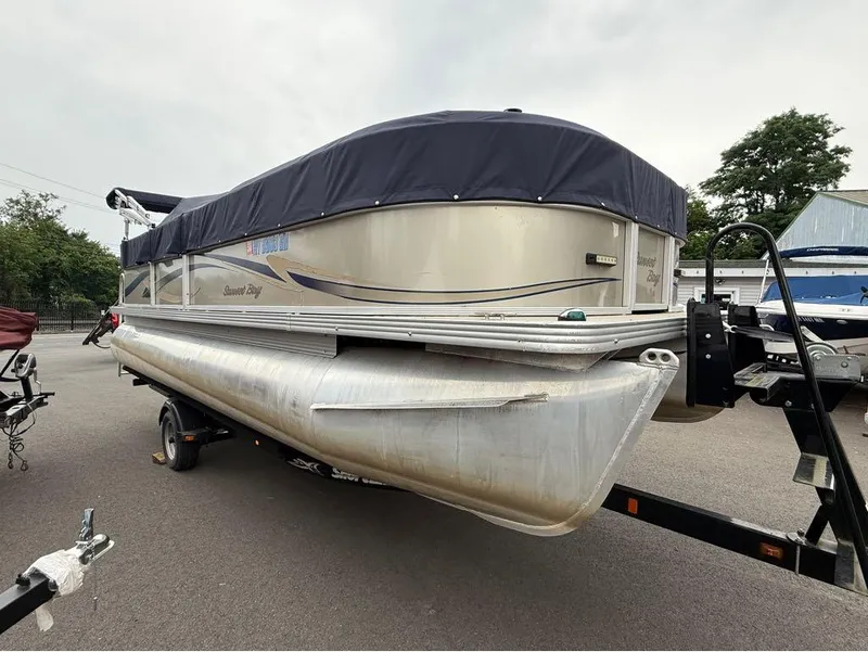 Slide: The Image of Crest 210 Cruz 2011 - 13