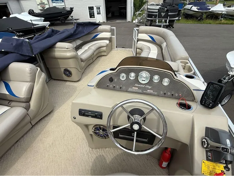 Slide: The Image of Crest 210 Cruz 2011 - 14