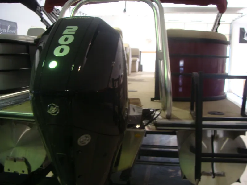 Slide: The Image of Bentley Pontoons 243 Navigator 2023 - 10