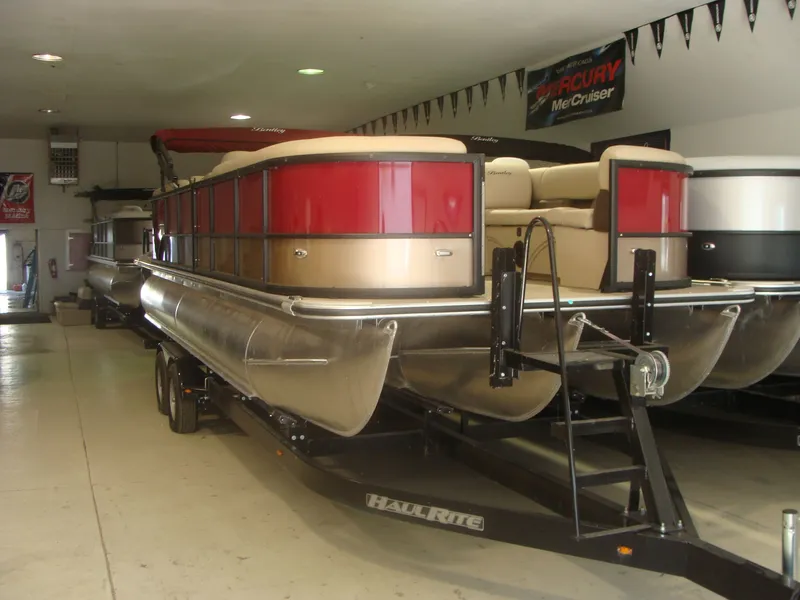 Slide: The Image of Bentley Pontoons 243 Navigator 2023 - 5