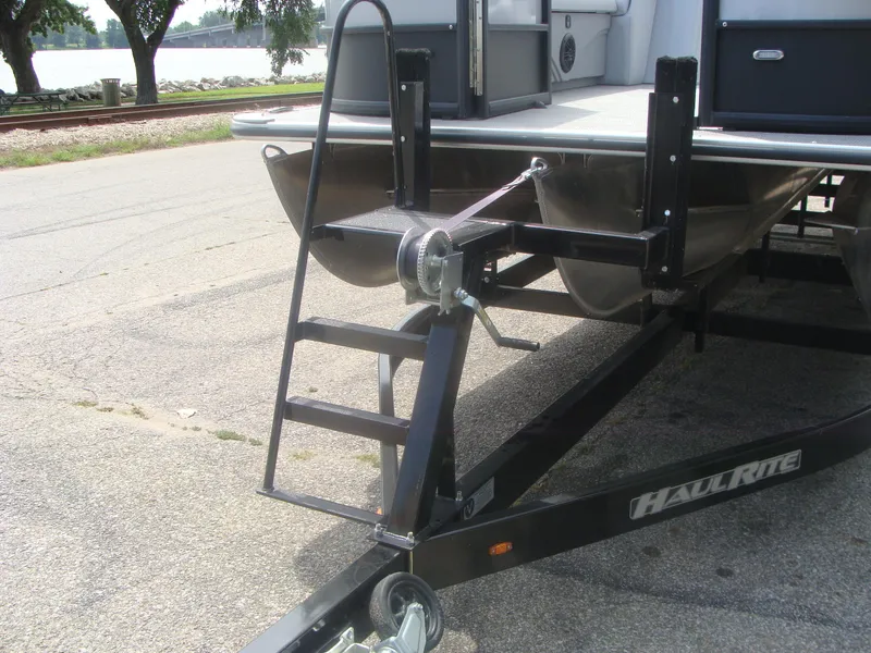 Slide: The Image of Bentley Pontoons 243 Navigator 2023 - 10