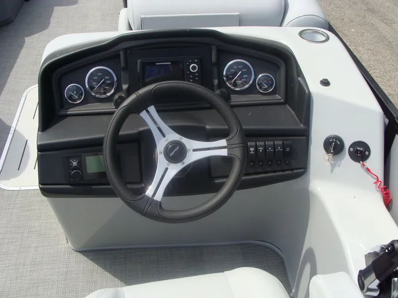 Slide: The Image of Bentley Pontoons 243 Navigator 2023 - 8