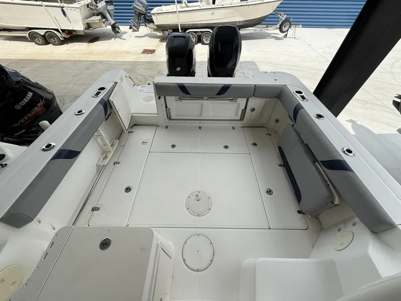 Slide: The Image of Boston Whaler 285 Conquest 2006 - 20