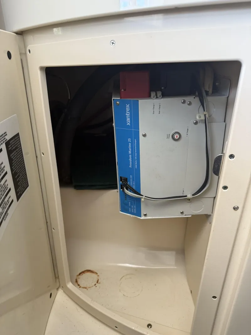 Slide: The Image of Boston Whaler 285 Conquest 2006 - 22