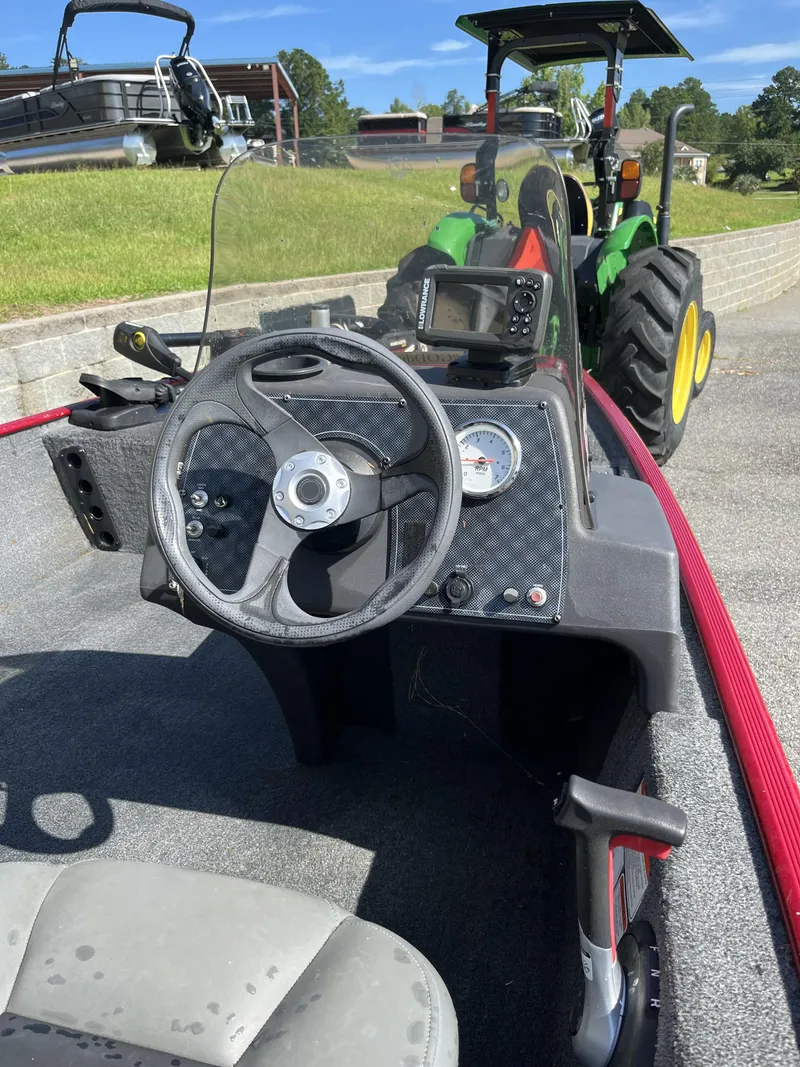 Slide: The Image of Tracker Bass Tracker Classic XL 2023 - 5