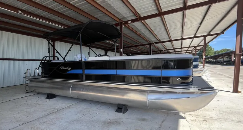 The Image of Bentley Pontoons Legacy 240 Cruise XL 2026 - 1