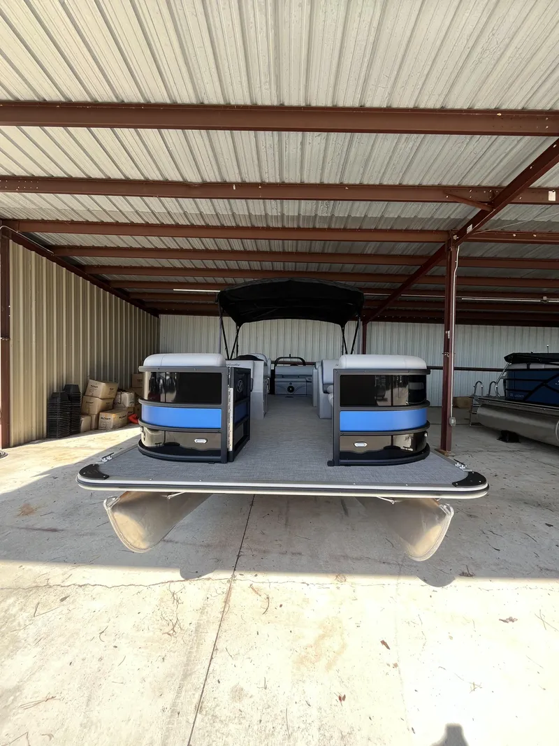 Slide: The Image of Bentley Pontoons Legacy 240 Cruise XL 2026 - 4