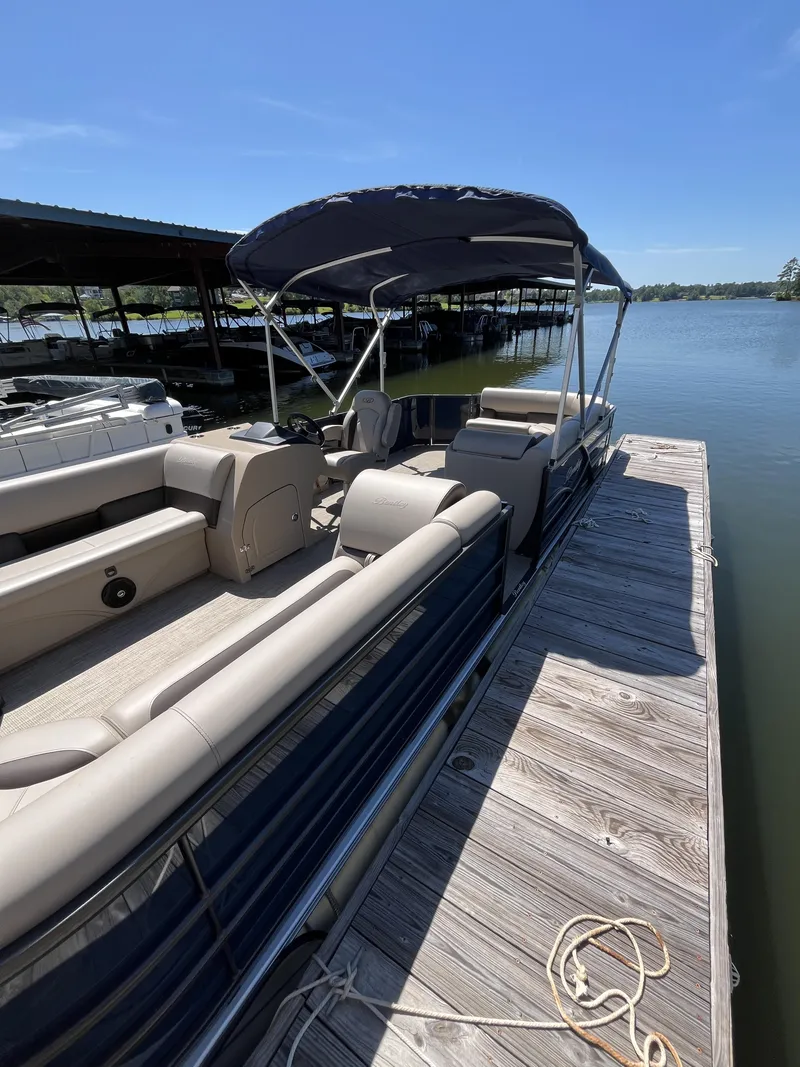 Slide: The Image of Bentley Pontoons Legacy 240 Cruise XL 2025 - 5