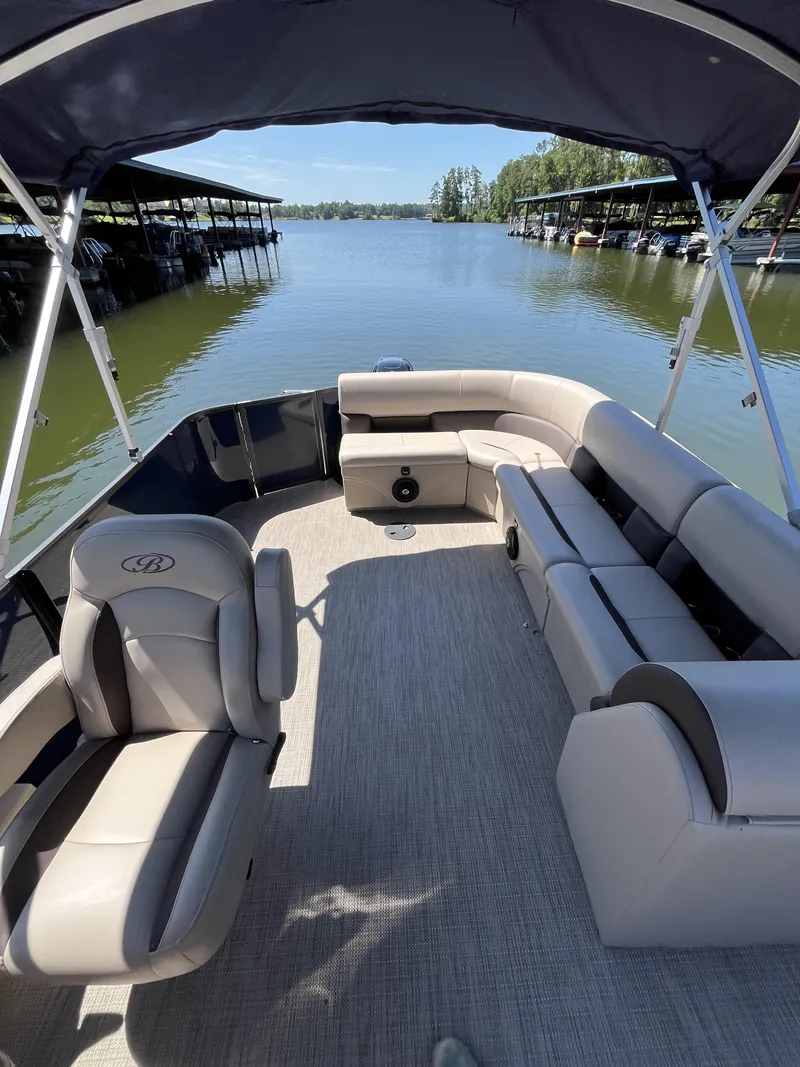 Slide: The Image of Bentley Pontoons Legacy 240 Cruise XL 2025 - 8