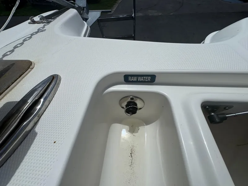 Slide: The Image of World Cat 3200 2019 - 75