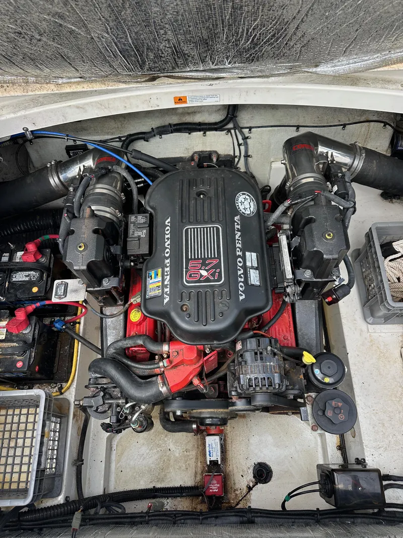 Slide: The Image of Volvo Penta 5.7 GXi engine in 2008 Chris-Craft Launch 25 boat. - 33