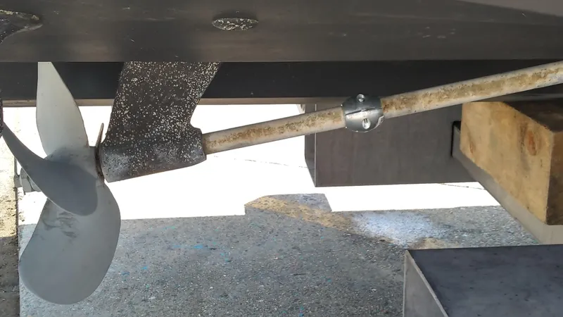 Slide: The Image of Close-up of 2004 Sea Ray 340 Sundancer boat propeller and shaft. - 5