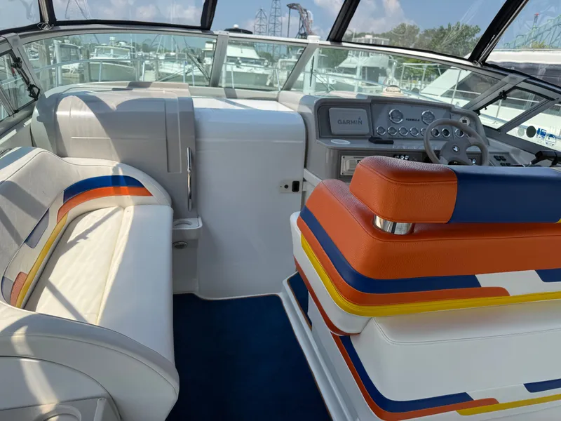 Slide: The Image of Formula 31 Performance Cruiser 1999 - 10