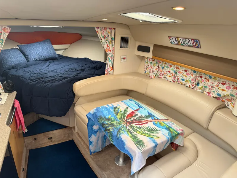 Slide: The Image of Formula 31 Performance Cruiser 1999 - 13