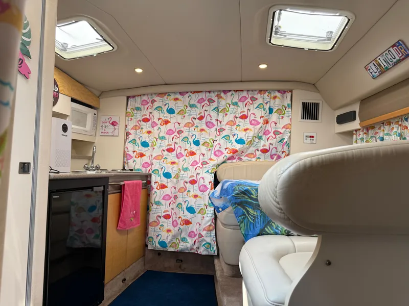 Slide: The Image of Formula 31 Performance Cruiser 1999 - 19