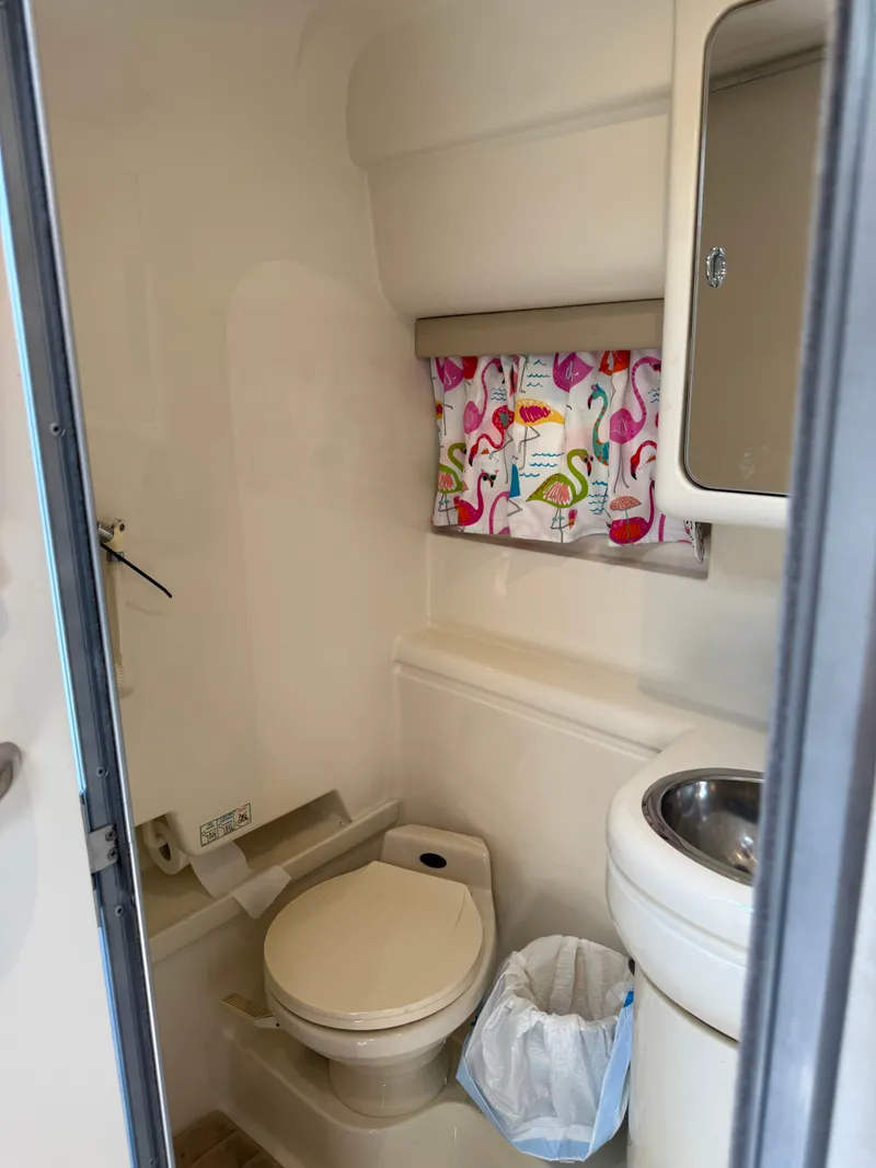 Slide: The Image of Formula 31 Performance Cruiser 1999 - 23