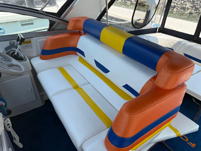 Slide: The Image of Formula 31 Performance Cruiser 1999 - 8