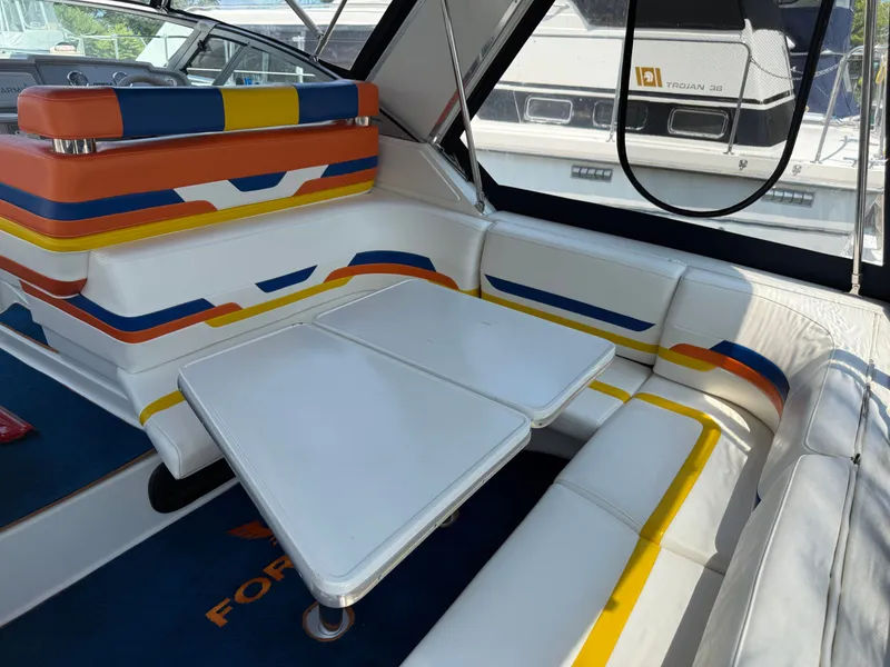 Slide: The Image of Formula 31 Performance Cruiser 1999 - 9