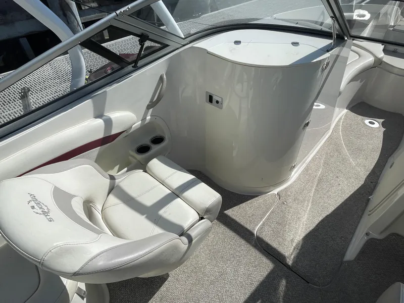 Slide: The Image of Stingray 215 LR 2013 - 12