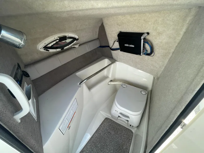 Slide: The Image of Stingray 215 LR 2013 - 13