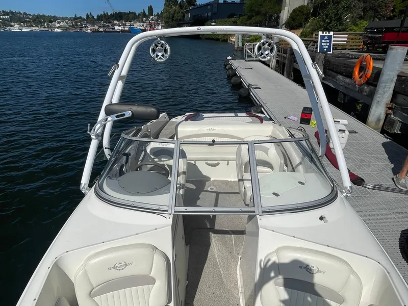 Slide: The Image of Stingray 215 LR 2013 - 15