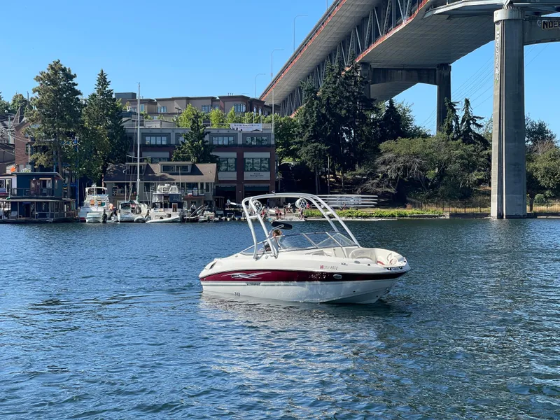 Slide: The Image of Stingray 215 LR 2013 - 4