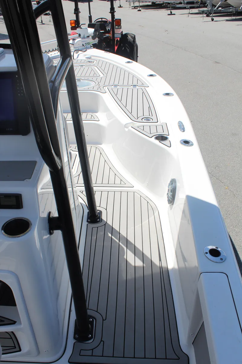Slide: The Image of Sea Pro 248 Bay w/ Hard Top 2020 - 13