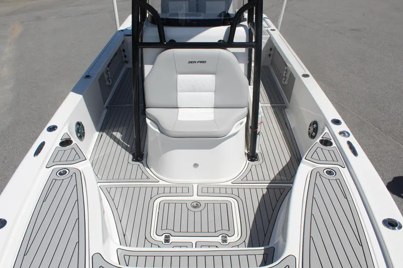 Slide: The Image of Sea Pro 248 Bay w/ Hard Top 2020 - 15